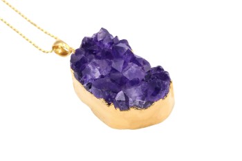 Naszyjnik Brazi Druse Jewelry z ametystu, duża szczotka, złocona oprawa.