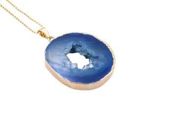 Naszyjnik Brazi Druse Jewelry: niebieski agat, złocona oprawa, geoda.