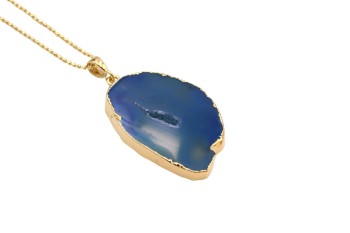 Naszyjnik Brazi Druse Jewelry: niebieski agat, złocona oprawa, geoda.