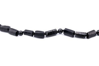 Naszyjnik z turmalinu, czarne bryłki i kule, szlifowane.
