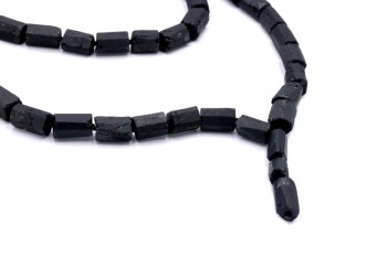 Naszyjnik męski z matowych bryłek czarnego turmalinu z surowym wykończeniem, biżuteria Brazi