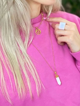 Naszyjnik Brazi Druse Jewelry z białym kwarcem, obelisku, złoty.