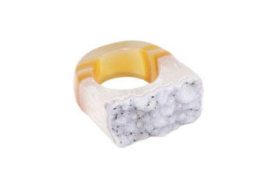 Pierścionek z białą druzą agatu o krystalicznej strukturze, miodowa obrączka z minerału, biżuteria Brazi