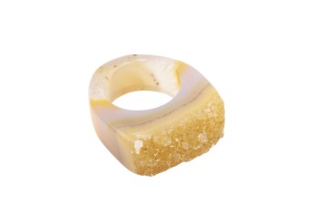 Pierścionek z agatem rudym o strukturze druzy, biżuteria naturalna Brazi w rozmiarze 19.