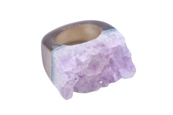 Pierścionek z naturalną druzą ametystu i szeroką obrączką z dymnego minerału, biżuteria Brazi