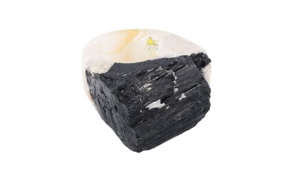 Pierścionek z naturalnym czarnym turmalinem na kwarcu w srebrnej oprawie, biżuteria Brazi