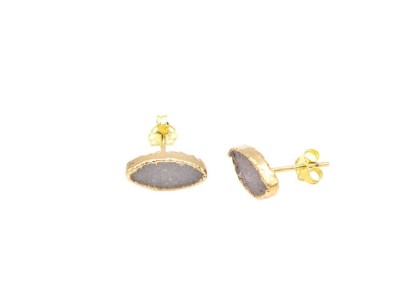 Kolczyki z szarym agatem druzą w złoconej oprawie o kształcie markizy, biżuteria Brazi