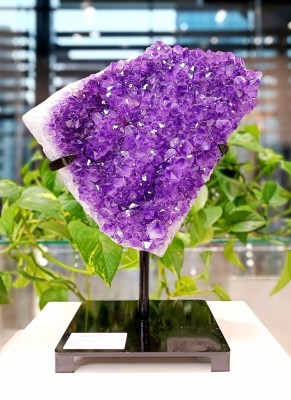 Fioletowa szczotka ametystu na podstawce, Brazi Druse Jewelry. Dekoracja.