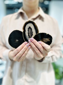 Podstawki agatowe czarne, złocone. Brazi Druse Jewelry.