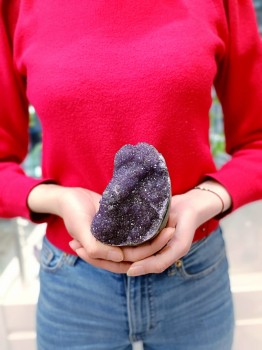 Tęczowy ametyst, dekoracja Brazi Druse Jewelry, geoda.