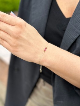 Delikatna bransoletka Brazi Druse Jewelry, Zodiak Baran z czerwonymi kamieniami.