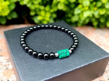 Męska bransoletka z malachitu i turmalinu. Elegancka, czarna, z zielonym akcentem.