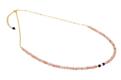 Zapięcie karabińczyk z przedłużką i granatowym koralikiem w złotym naszyjniki Brazi