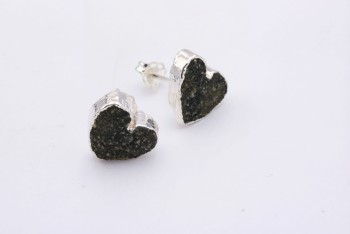 Srebrne kolczyki z agatem druzą w formie serca na sztyfcie, kamień naturalny Brazi