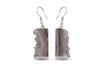 Srebrne kolczyki z naturalnym ametystem w formie szlifowanego plastra, biżuteria Brazi