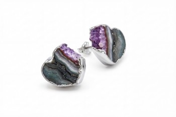 Kolczyki z ametystem w formie plastra serca na sztyfcie, naturalna biżuteria Brazi.