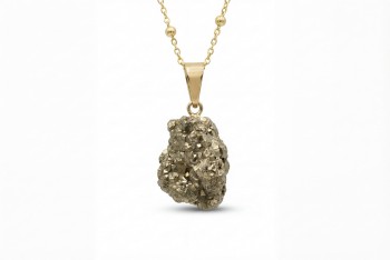 Naszyjnik z naturalną bryłką surowego pirytu na srebrnym łańcuszku, marka Brazi