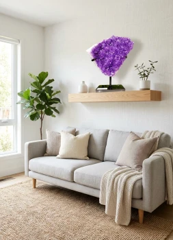 Szczotka ametystu na podstawce nr. 152 - aranżacja wnętrza